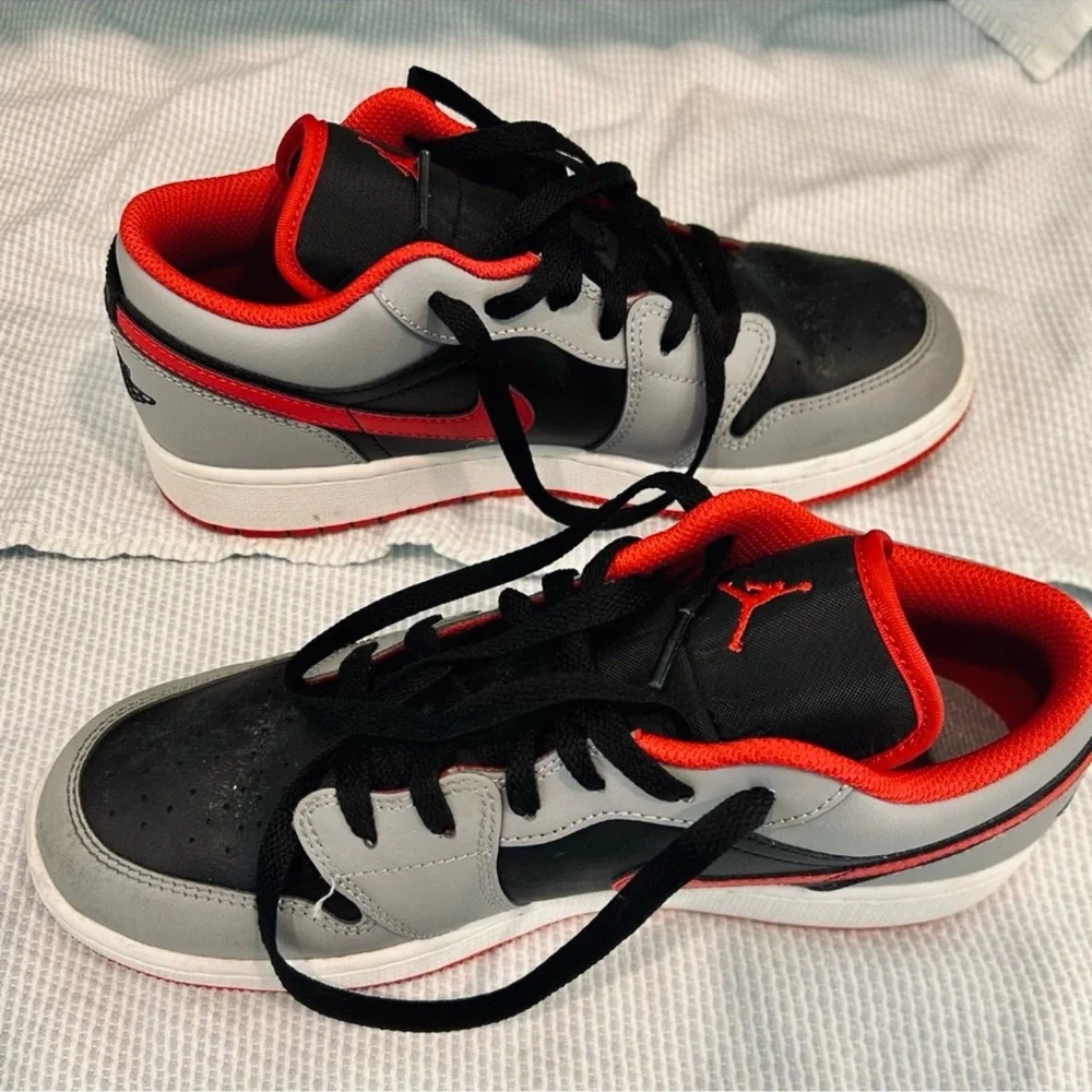 NIKE AIR JORDAN 1 Low GS Boys Sneakers Black Red Grey Kids Shoes